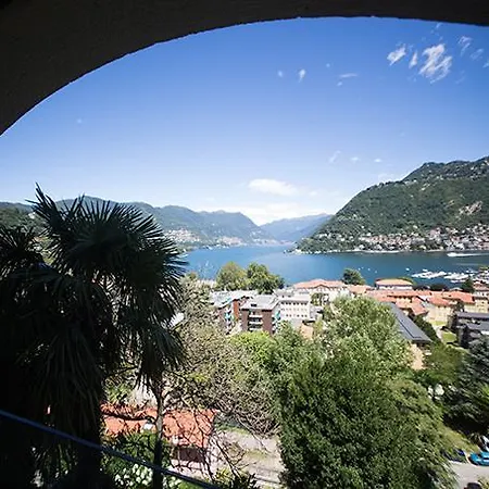Lake And City View - With Parking Apartment