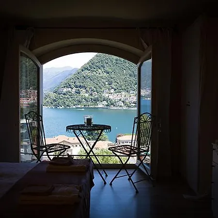 Lake And City View - With Parking Apartment